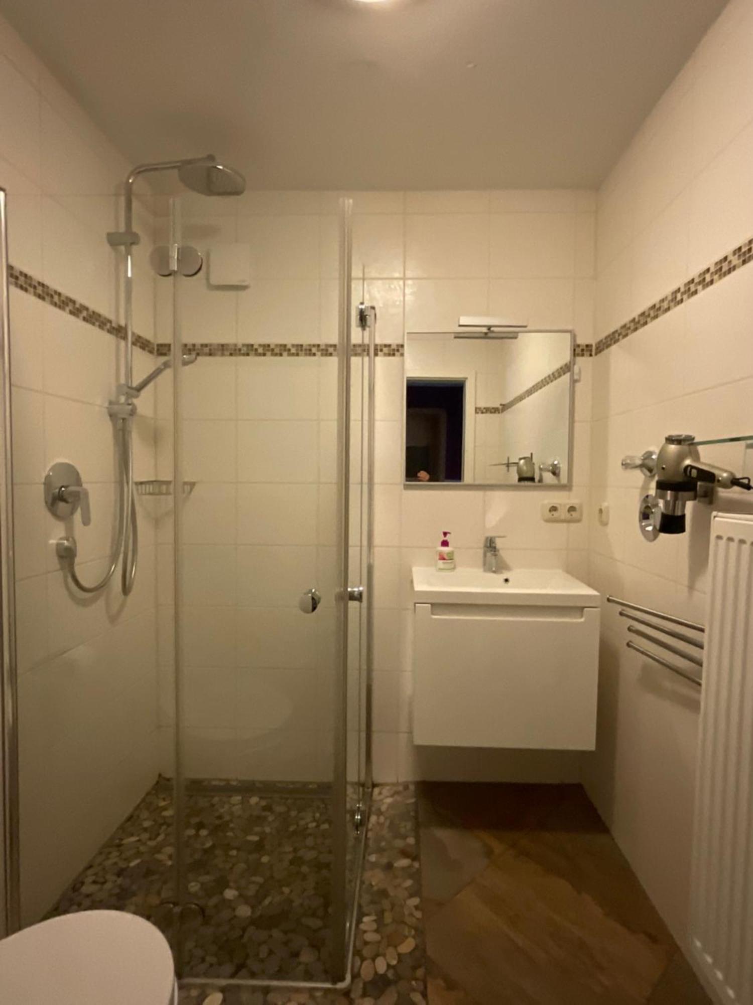 Messe-Apartment, 4 Schlafzimmer, 80 Qm, Garten - 6 Km Zur Messe, Verkehrsguenstig, Ruhig, Parkplaetze Nürnberg Kültér fotó