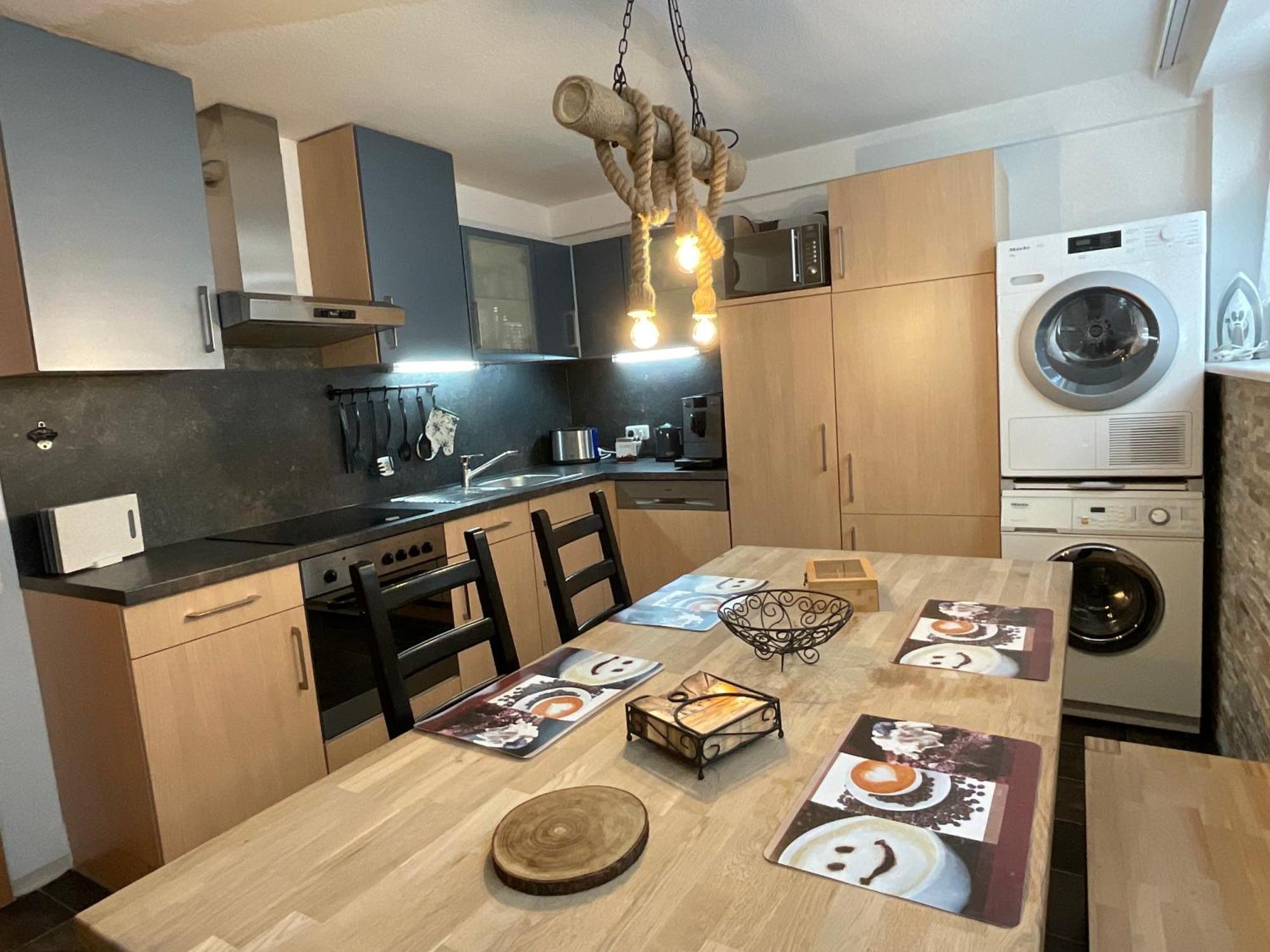 Messe-Apartment, 4 Schlafzimmer, 80 Qm, Garten - 6 Km Zur Messe, Verkehrsguenstig, Ruhig, Parkplaetze Nürnberg Kültér fotó